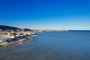 Solsenger og strandhåndklær