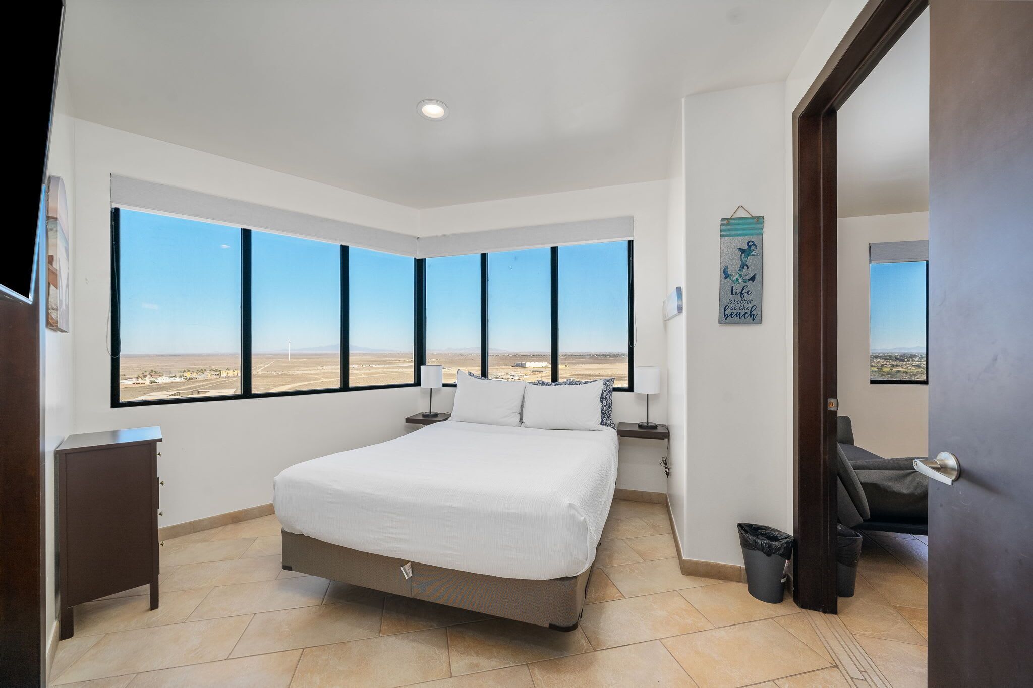 4 quartos, ferros/tábuas de passar roupa, Wi-Fi, roupa de cama