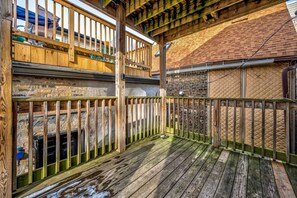 Property grounds - Chic & Spacious Bi-Level Bucktown Condo - Sleeps 8 (Chicago)