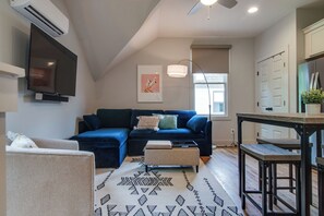 Televisión, estéreo, oficina