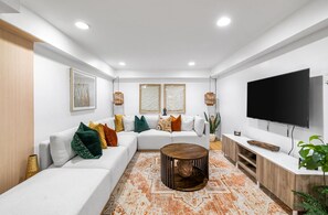 Smart TV - Charming 2-bedroom apartment with WiFi, AC in fabulous Boston (Boston)