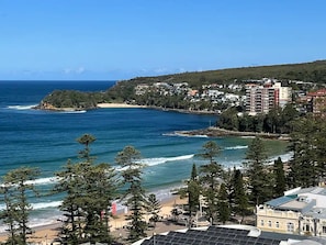 On the beach - Beachfront Living, Manly Beach, Sydney (Manly)