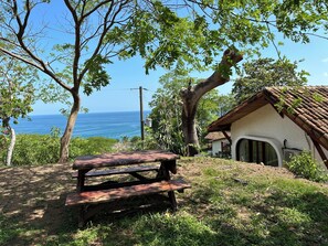 Outdoor dining - Refugio de Playa en Guanacaste Costa Rica (Santa Cruz)