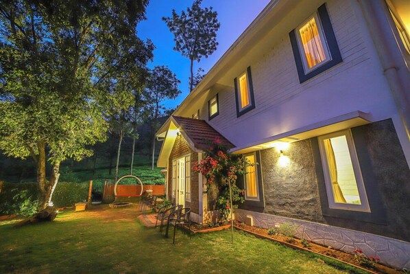 2 bedrooms, free WiFi, bed sheets, wheelchair access
