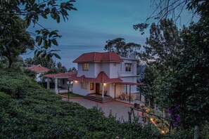 Vila, 3 quartos | Wi-Fi de cortesia, roupa de cama, acesso para cadeiras de rodas