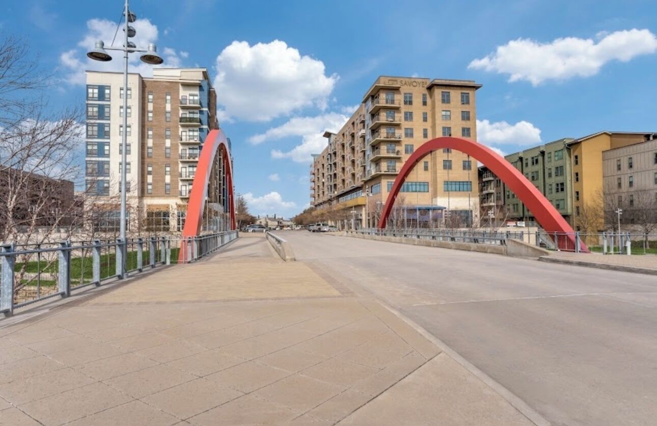 Charming & Cozy 1-bedroom apartment in welcoming Addison with WiFi, fitness room
