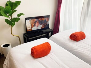 1 bedroom, desk, iron/ironing board, free WiFi - Skytree & Asakusa in front! Newly built clean apt! (墨田区)