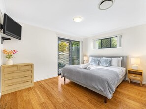 3 多间卧室、熨斗/熨衣板、WiFi、床单