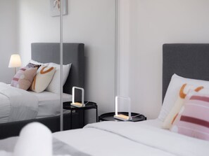 4 chambres, fer et planche à repasser, Wi-Fi gratuit, draps fournis