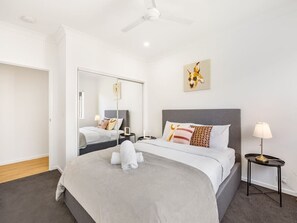 4 Schlafzimmer, Bügeleisen/Bügelbrett, kostenloses WLAN, Bettwäsche