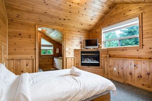 5 chambres, fer et planche à repasser, lit de bébé portatif