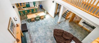 The Four Leaf Clover at The Blue Mountains for 12