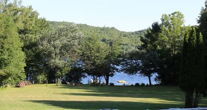 The Farm @ Worthley Pond, Farmhouse, Private Beach, hot tub, sauna