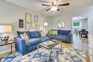 TV - High Point Townhome w/ Patio, 1 Mi to Main Street! (High Point)