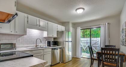 High Point Townhome w/ Patio, 1 Mi to Main Street!
