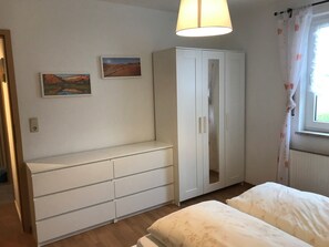 1 bedroom, free WiFi, bed sheets, wheelchair access - Apartment 'Am Goldenen Löwen' with Private Terrace, Private Garden and Wi-Fi (Bobritzsch-Hilbersdorf)