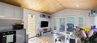 Holiday Home 'Madera Concordiasee' with Lake View, Wi-Fi and Air Conditioning