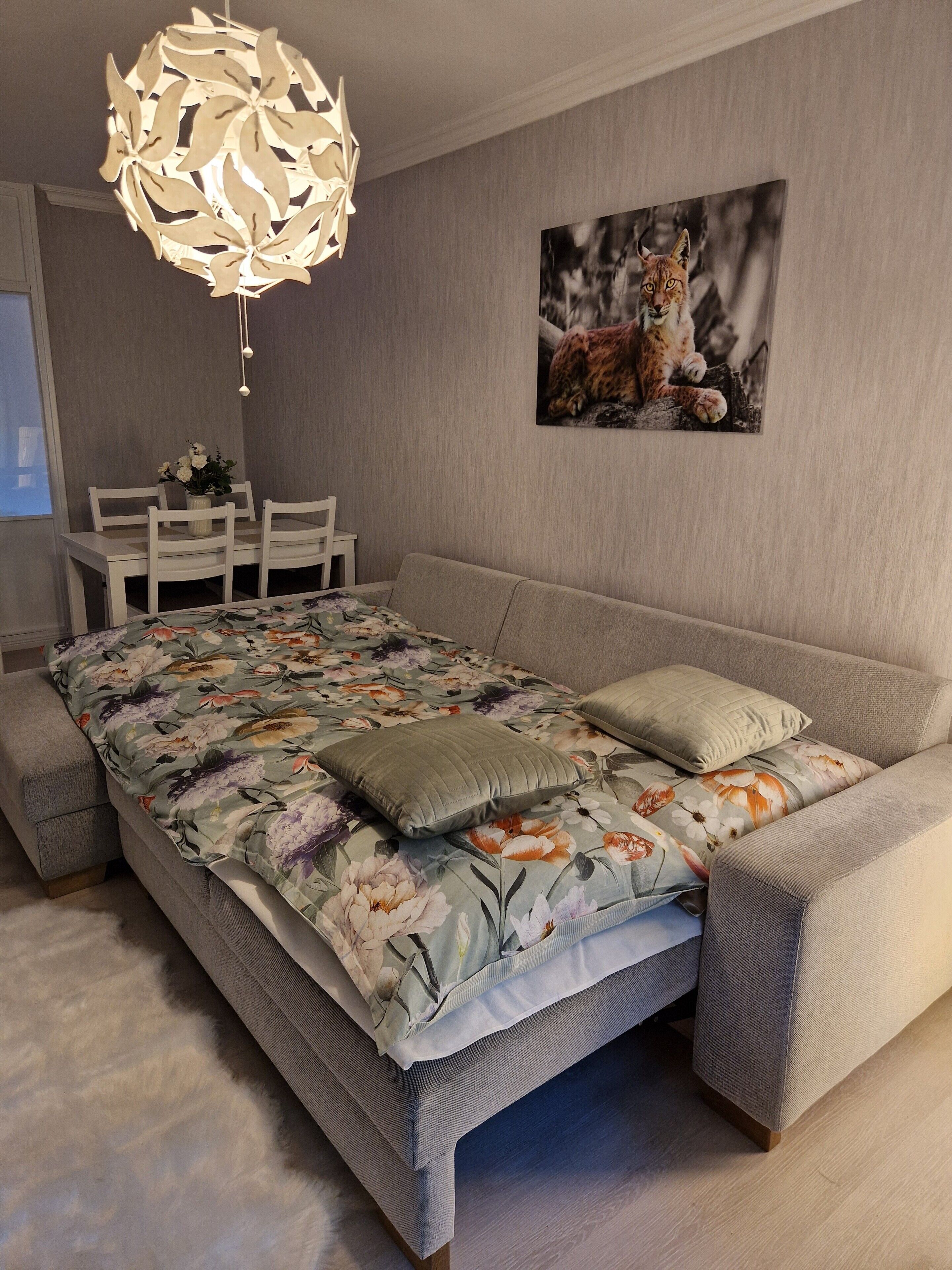 1 habitación, tabla de planchar con plancha, wifi gratis y ropa de cama 