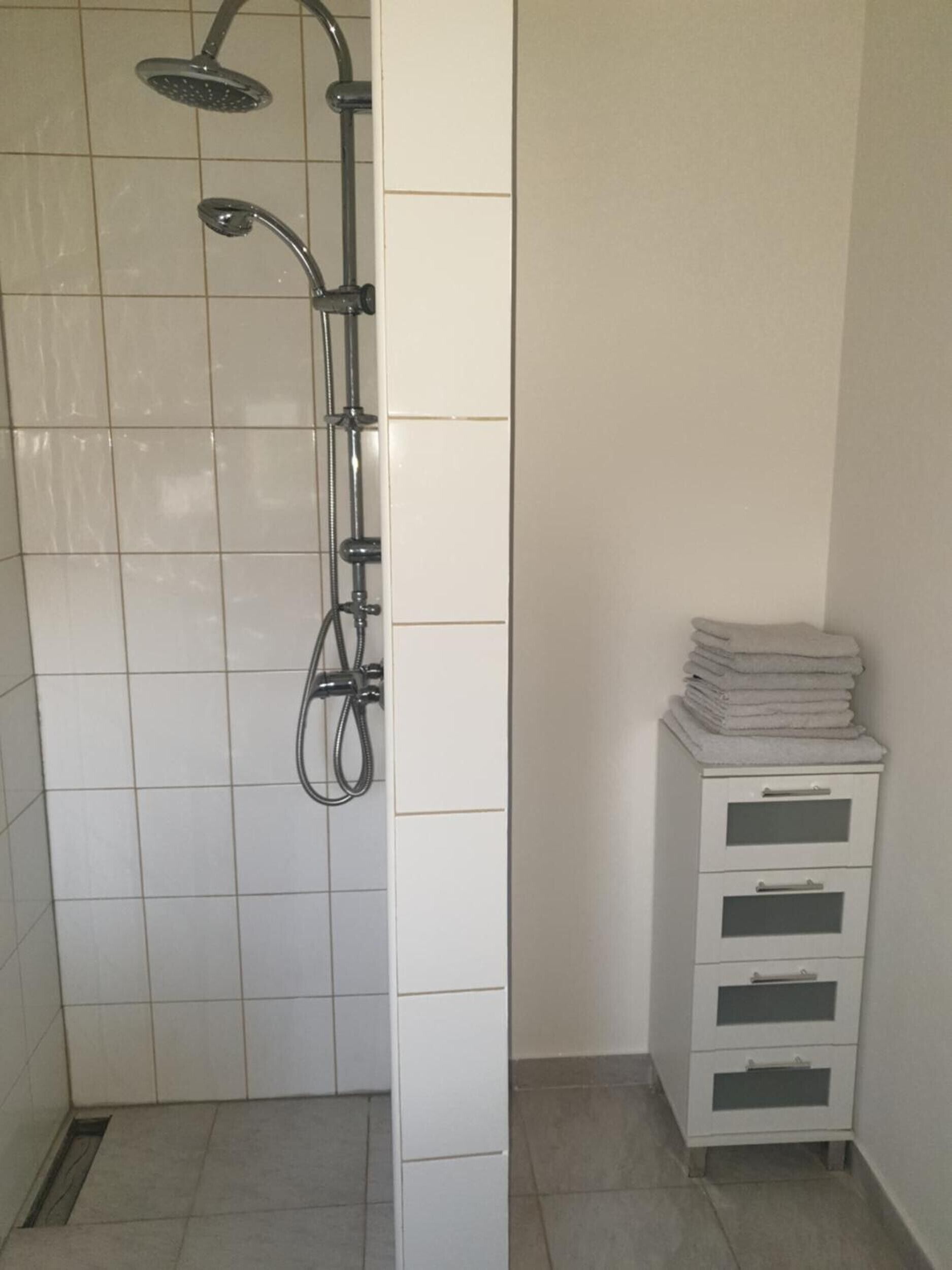 Shower, towels