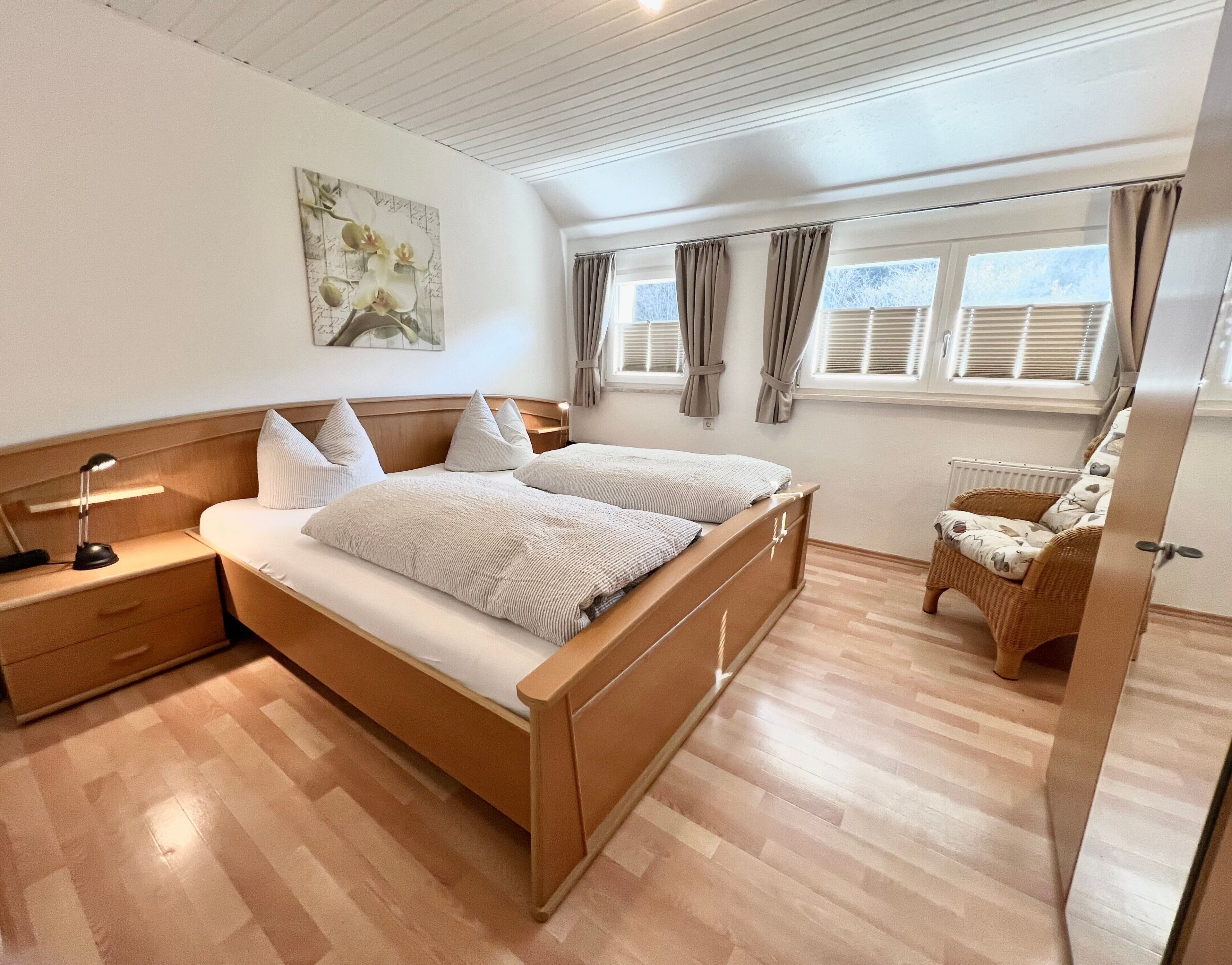 1 habitación, tabla de planchar con plancha, wifi gratis y ropa de cama 