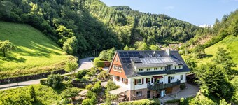 Vacation apartment "2" with mountain view, dogs welcome, shared terrace and WiFi