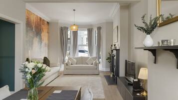 TV, fireplace, offices