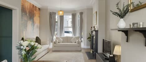 TV, fireplace, offices