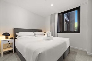 1 bedroom, iron/ironing board, WiFi, bed sheets - High-end 1-Bed Pad in Braddon with Outdoor Dining (Braddon)