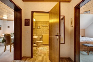 Bruser, hårtørrer, håndklæder