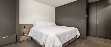 Bügeleisen/Bügelbrett, WLAN, Bettwäsche