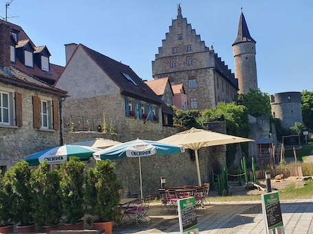 Outdoor dining. Apartment 'Kellerei5 Wohnung 1' with Wi-Fi