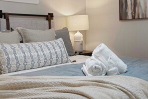 4 habitaciones, tabla de planchar con plancha, cuna de viaje y wifi
