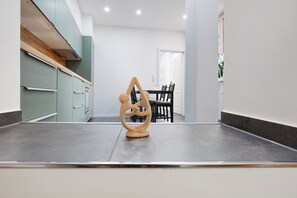 Interior - Apartment 'Ferienwohnung Rheinschlendern' with Shared Terrace and Wi-Fi (Rüdesheim am Rhein)