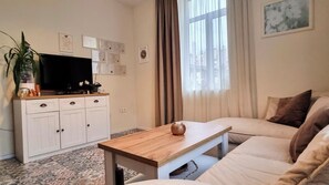 Living area - Charming 2-bedroom apartment with AC and WiFi in the historical Center of Sofia (Sofia)
