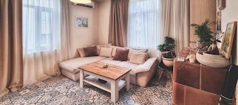 Charming 2-bedroom apartment with AC and WiFi in the historical Center of Sofia