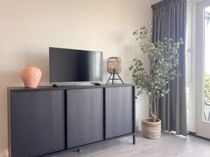 Interior - Luxury apartment overlooking the water (Maasbommel)