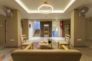 Lobby sitting area - O'Nest Elite (Miraj)