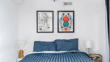 3 habitaciones, tabla de planchar con plancha, cuna de viaje y wifi