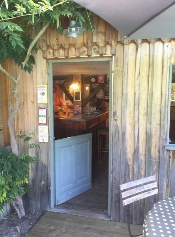 Outdoor dining - Maison de Charme à la Plage Spa/ Sauna/piscine (Lège-Cap-Ferret)
