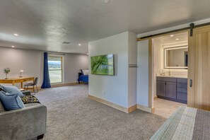 Unclassified image, 4 of 50, button - Swiss Summit Pagosa:Newly Remodeled Chalet with Hot Tub, Stunning Views, Minutes to Downtown Pagosa (Pagosa Springs)