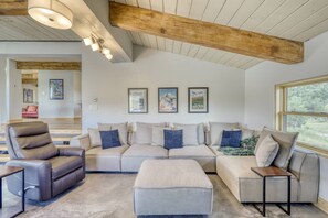 Unclassified image, 3 of 50, button - Swiss Summit Pagosa:Newly Remodeled Chalet with Hot Tub, Stunning Views, Minutes to Downtown Pagosa (Pagosa Springs)