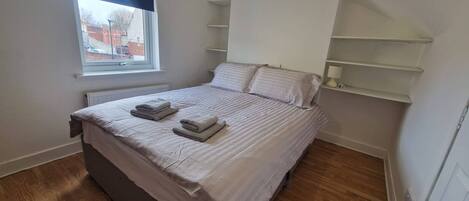 3 habitaciones, tabla de planchar con plancha y wifi gratis