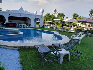 Outdoor pool - Hotel en Tequesquitengo Gran Horizonte (Jojutla)