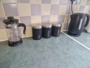 Kaffee und/oder Kaffeemaschine