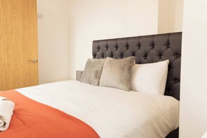 1 dormitorio, tabla de planchar con plancha, wifi gratis y ropa de cama