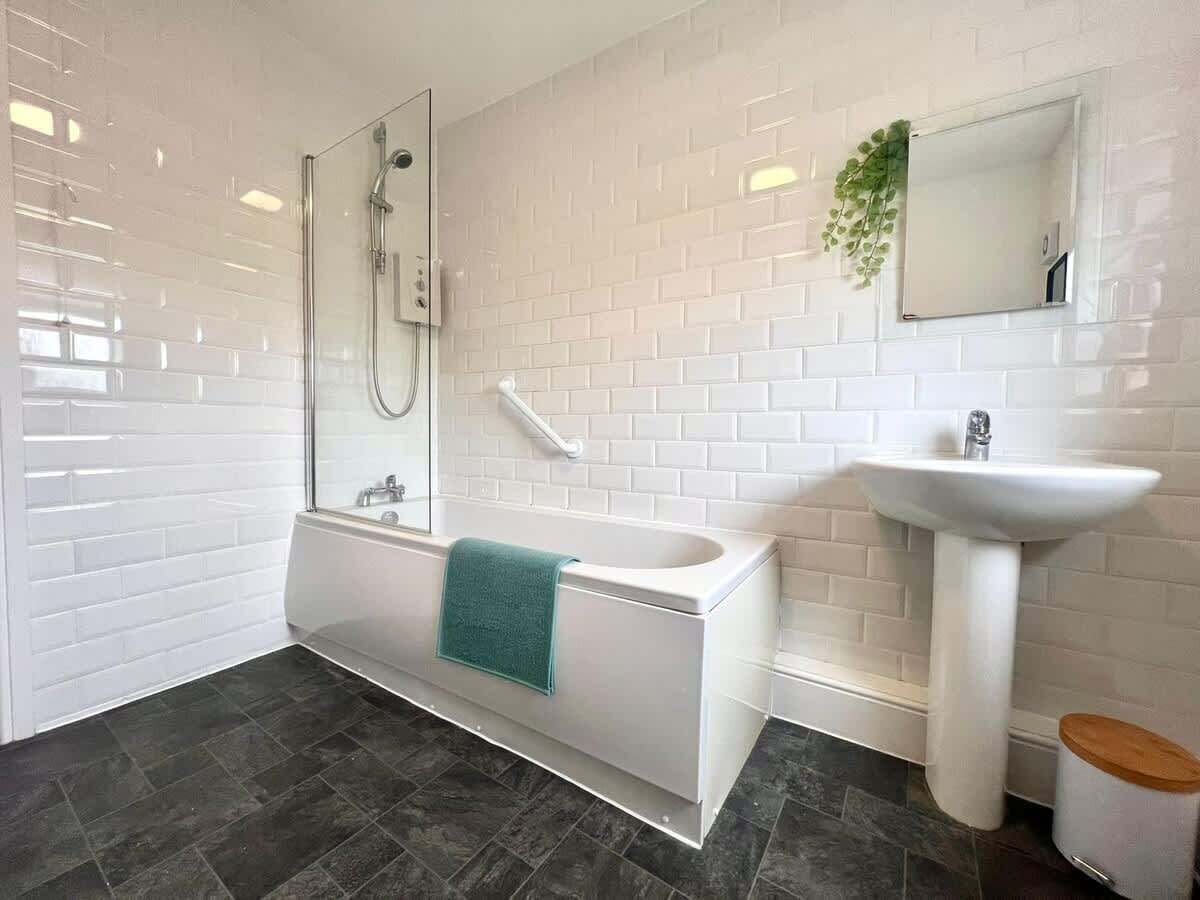 Shower, hair dryer, shampoo