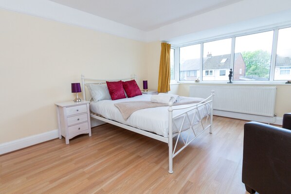 1 bedroom, free WiFi, bed sheets