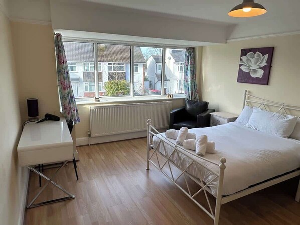 1 bedroom, iron/ironing board, free WiFi, bed sheets