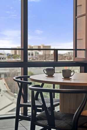 Dining - Modern, Luxury Oasis (Collingwood)