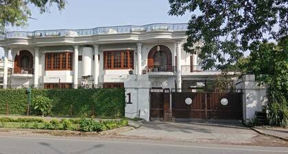 City Home Guest House F7